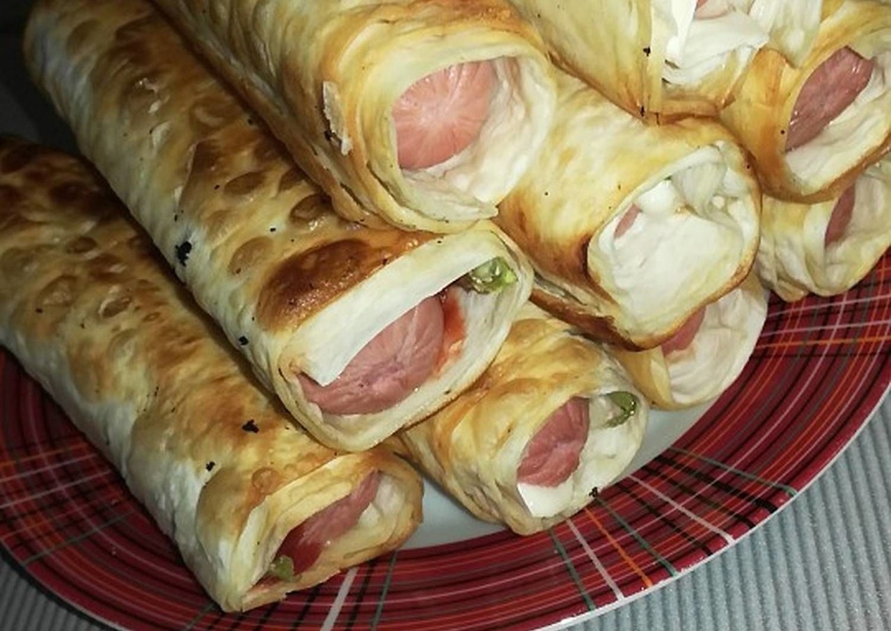 Vždycky si koupím tenkou pitu na chutnou snídani, udělám ji do vydatných trubek na pánvi za 15 minut, sdílím recept.