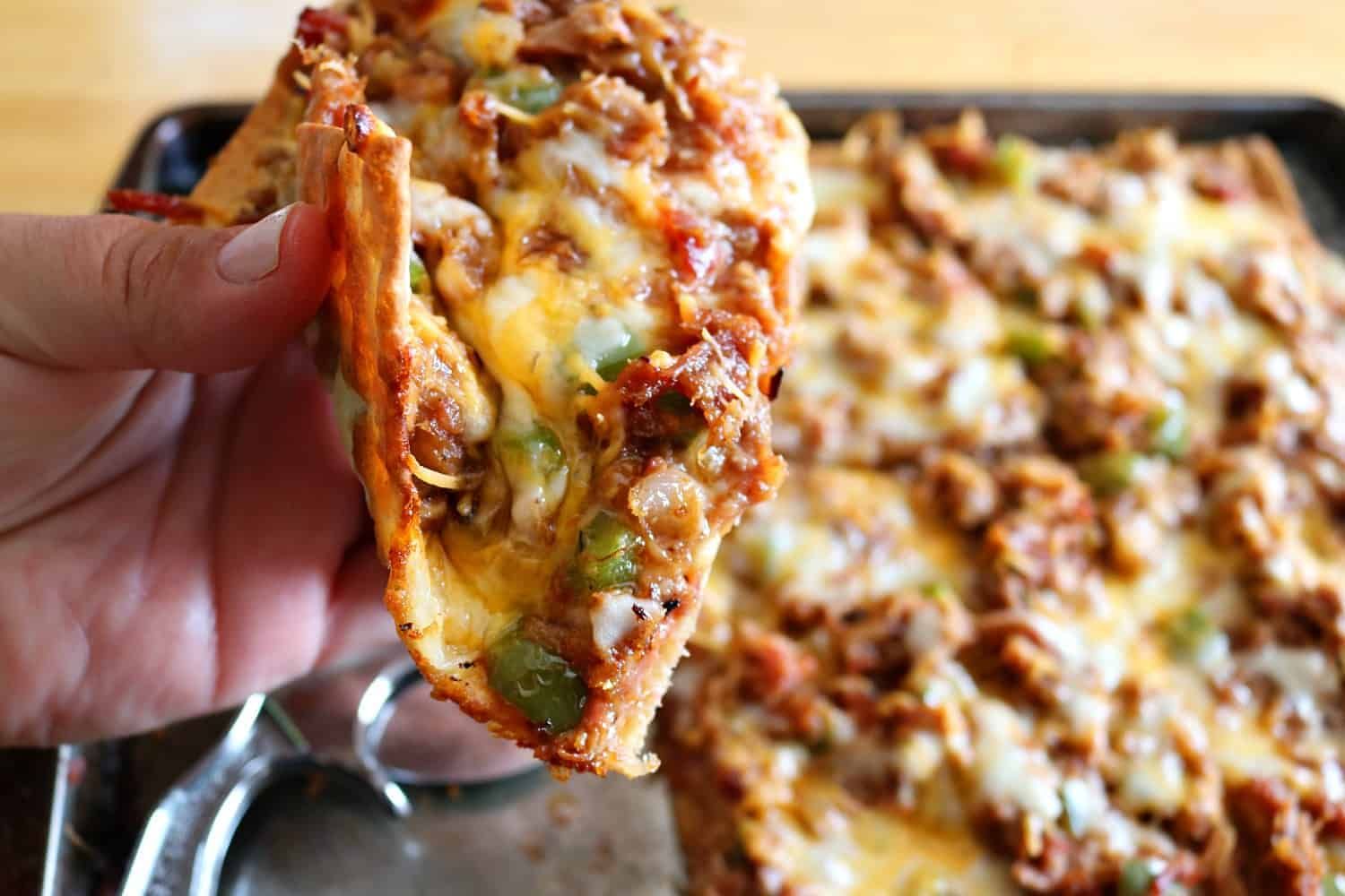 Květákový základ na pizzu: křupavá třísložková alternativa, s nízkým obsahem sacharidů a velmi chutná