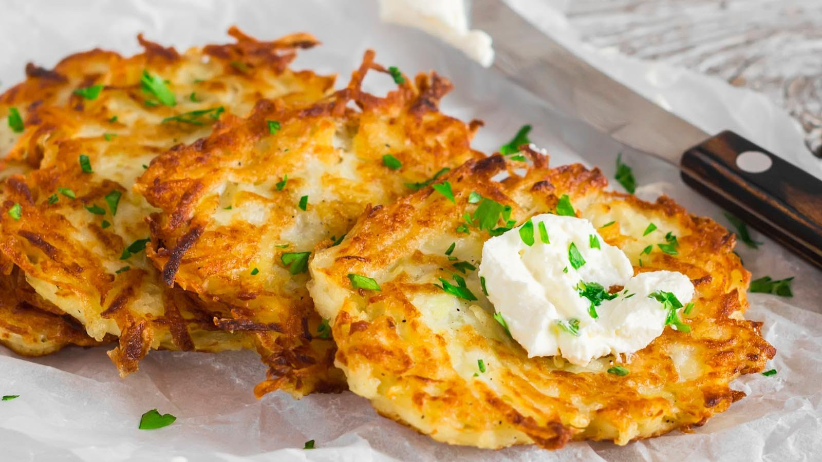 Přidám ho k nastrouhaným bramborám a hodím do hrnce. Recept jsem dostal od svého bratrance.