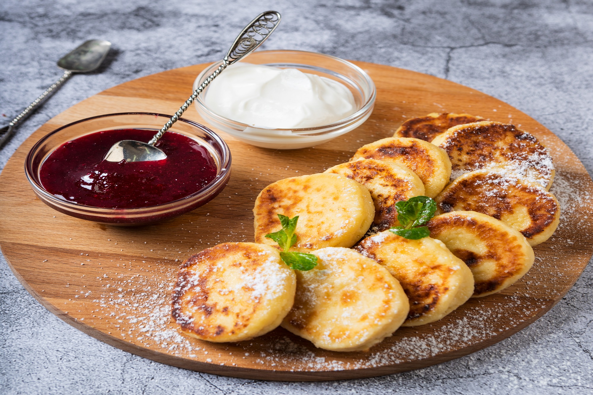 Mouka bere sýrovým koláčkům 50 % tvarohové chuti: nahraďte ji jiným produktem – budou chutnější, jemnější a lehčí