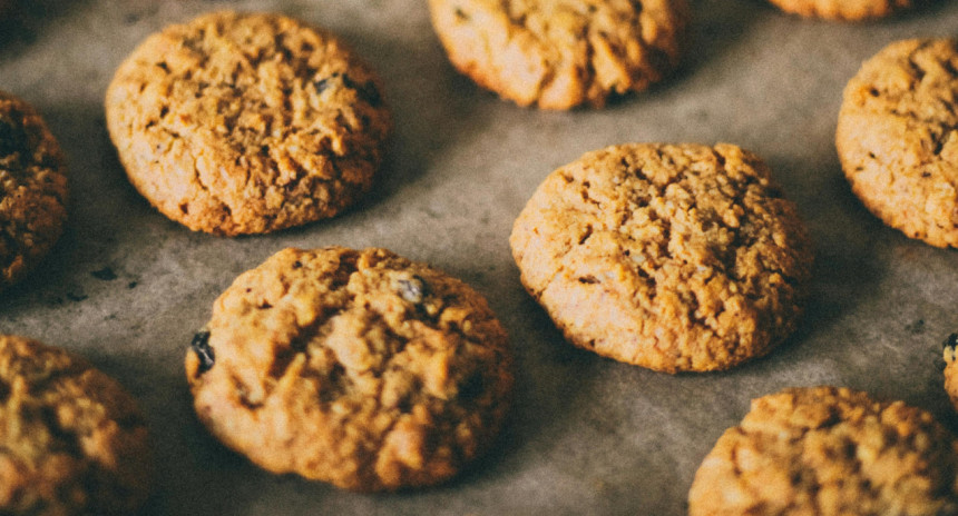 Zdravé a chutné: podrobný recept na ovesné sušenky s čokoládou, které se skvěle hodí k maté