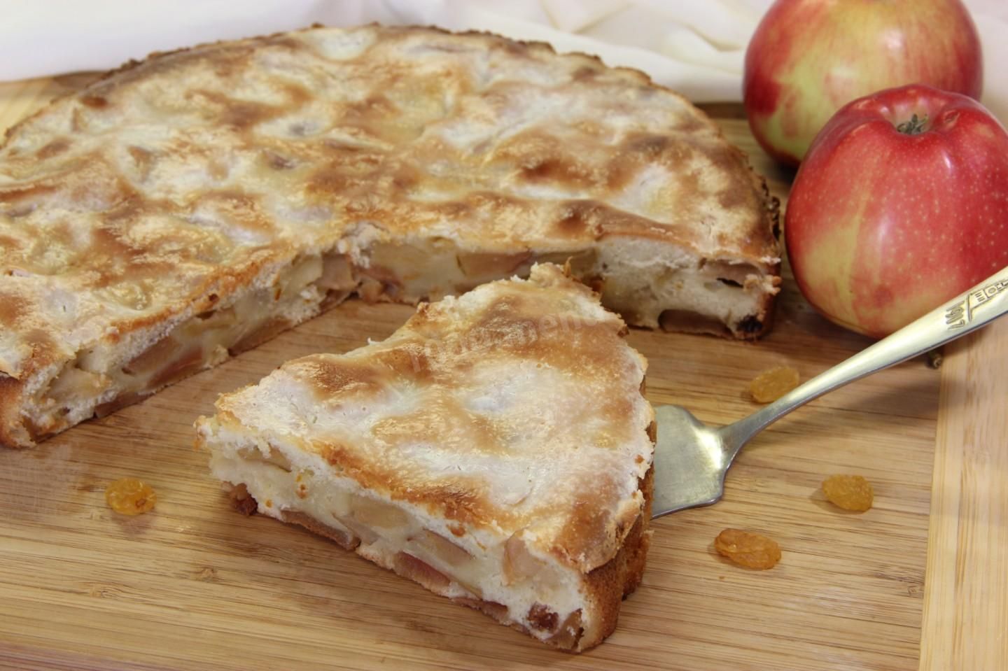 Jablečný koláč se smetanou: recept na koláč, který se vždy povede (díky smetaně!)