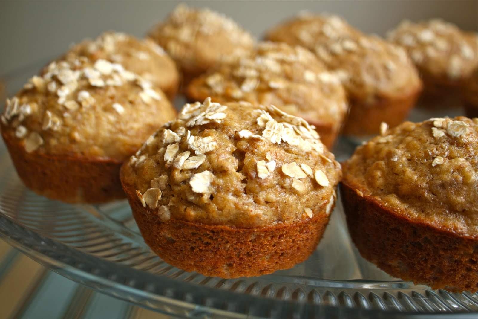 Jak připravit nejlepší muffiny z ovesných vloček a jogurtu: jednoduchý a zdravý recept, který je velmi chutný.