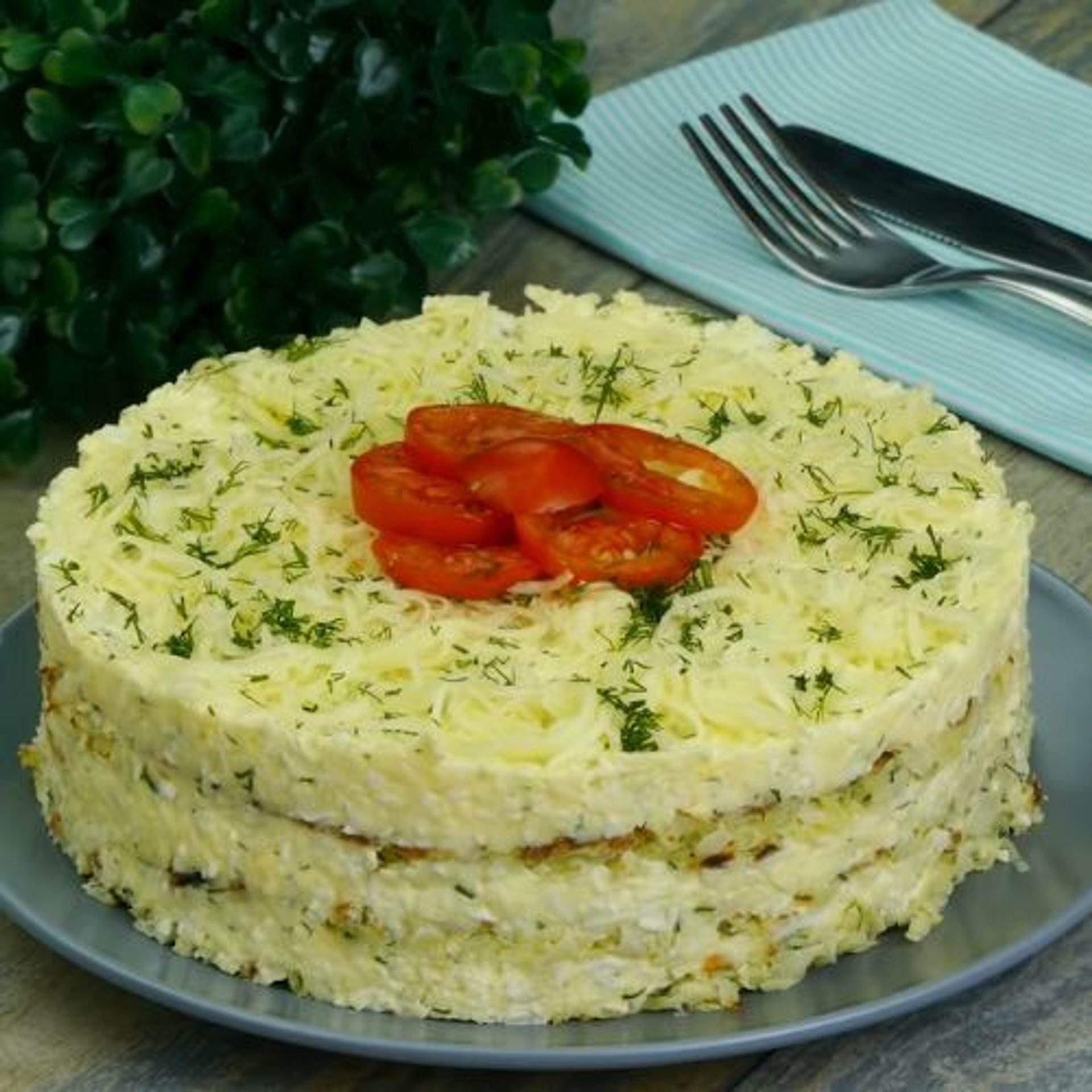 Nakrájejte mladé zelí a přidejte do něj 2 vejce. Škoda, že jsem tento recept neznala dříve.