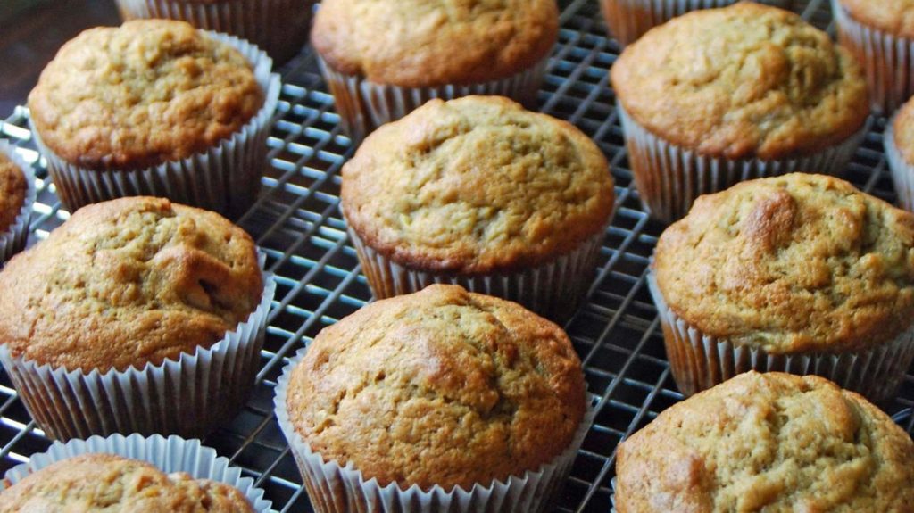Jak připravit nejlepší muffiny z ovesných vloček a jogurtu: jednoduchý a zdravý recept, který je velmi chutný.