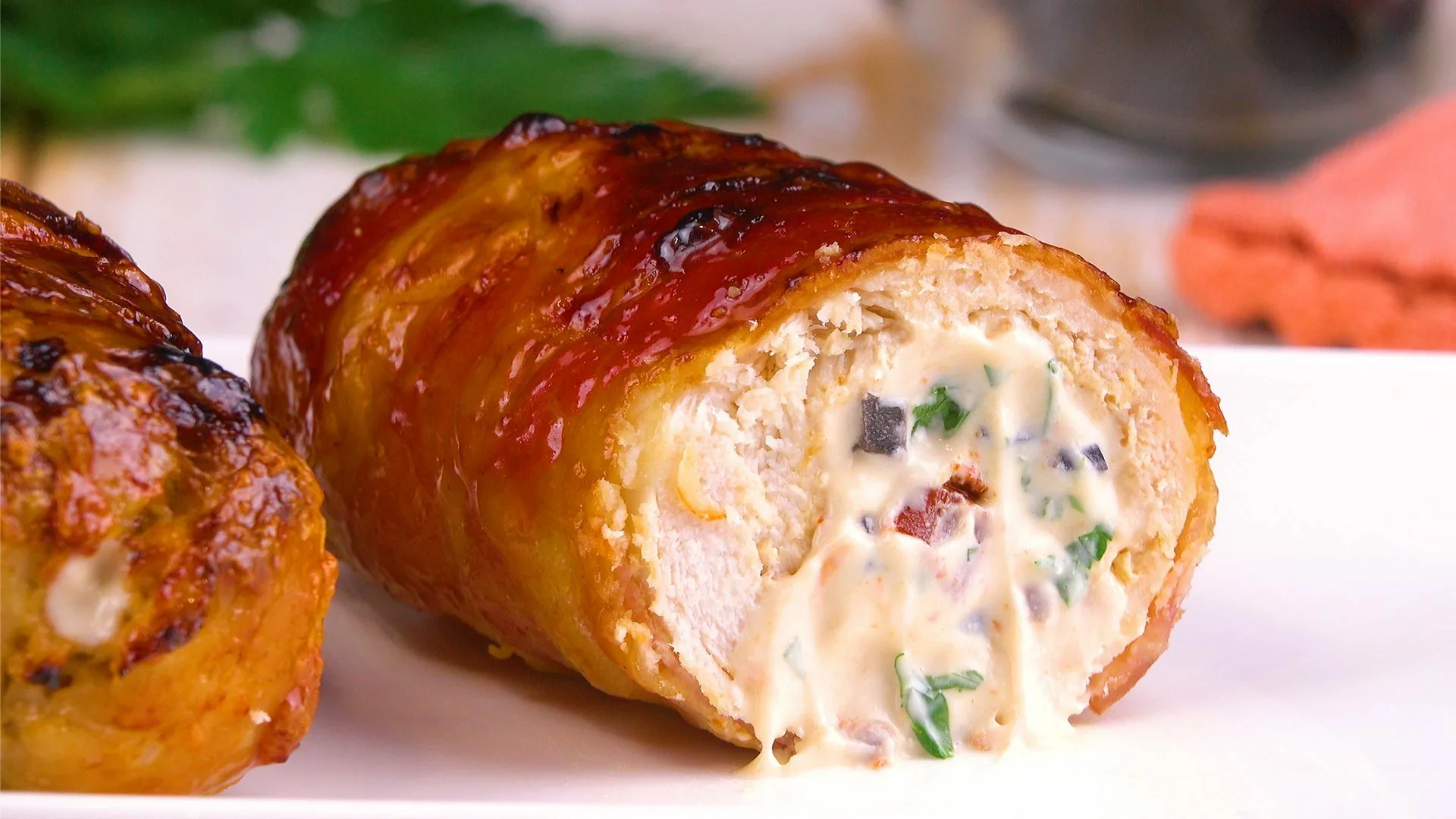 Nejlepší RECEPT na plněné kuřecí prsa: tyto sýrové rolky vám budou chutnat!