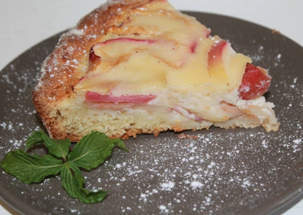 Jablečný koláč se smetanou: recept na koláč, který se vždy povede (díky smetaně!)